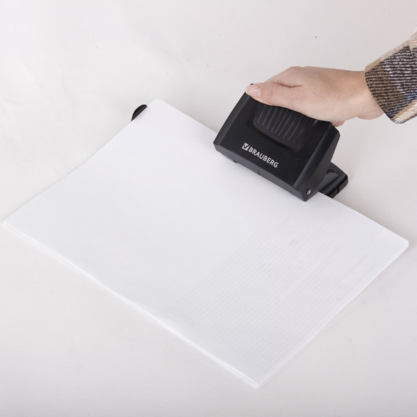 Изображение товара Дырокол Brauberg 272742 (черный)