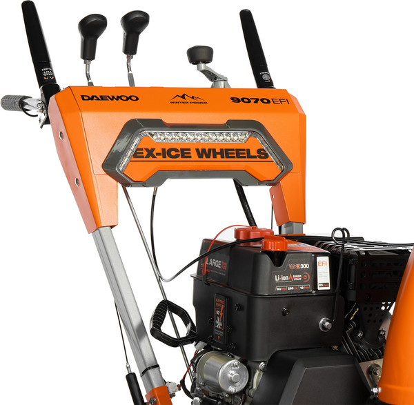 Изображение товара Снегоуборщик бензиновый Daewoo Power DAST 9070 EFI