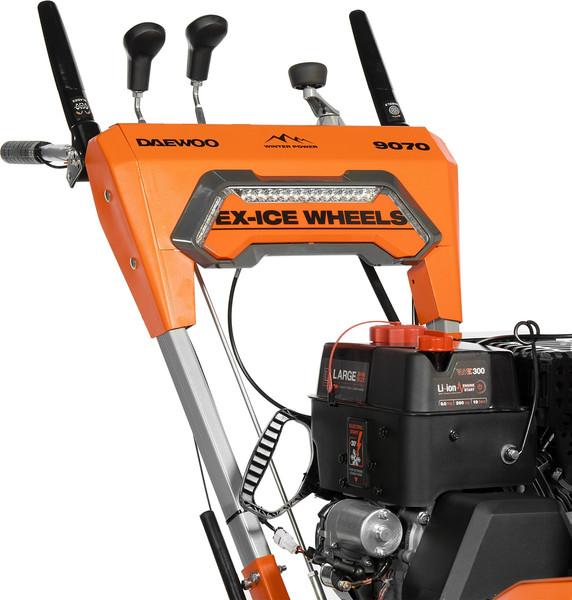 Изображение товара Снегоуборщик бензиновый Daewoo Power DAST 9070 (LCT)