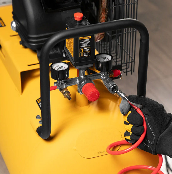 Изображение товара Воздушный компрессор Denzel BCV2200/100 / 58110