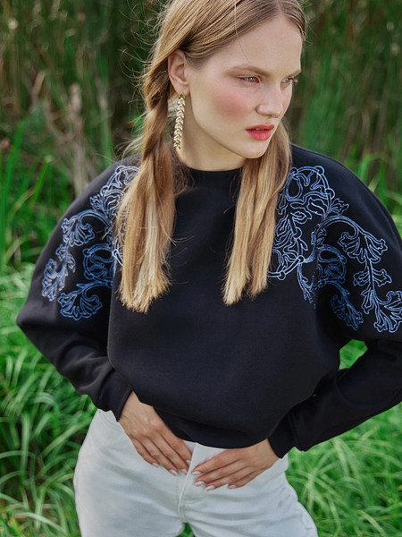 Изображение товара Свитшот Mark Formelle 122982 (р.164/170-104-110, черный/529-D вышивка)