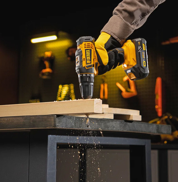 Изображение товара Аккумуляторная дрель-шуруповерт Denzel CDL-18-0 / 26117