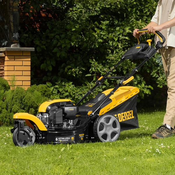 Изображение товара Газонокосилка бензиновая Denzel GLT-460SP-T Trike / 58810