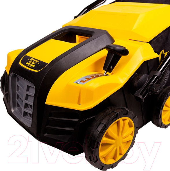 Изображение товара Аэратор-скарификатор для газона электрический Champion ESC1840