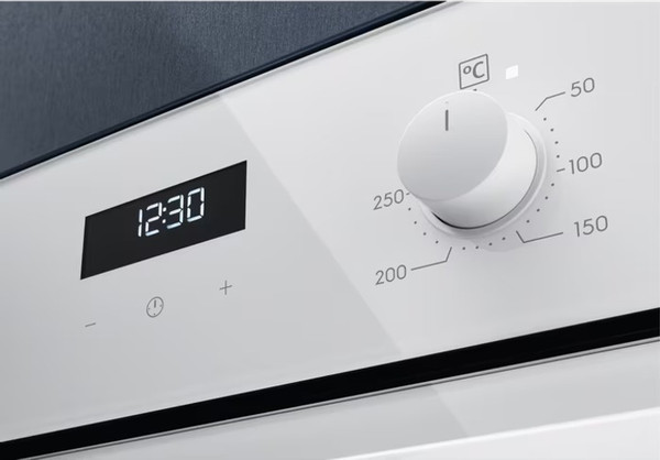 Изображение товара Электрический духовой шкаф Electrolux EOF5F50BV