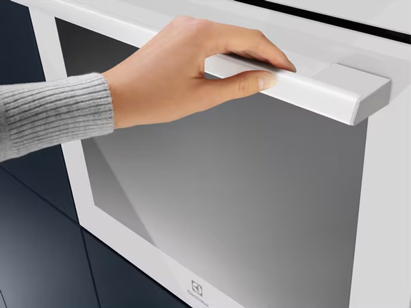 Изображение товара Электрический духовой шкаф Electrolux EOF5F50BV
