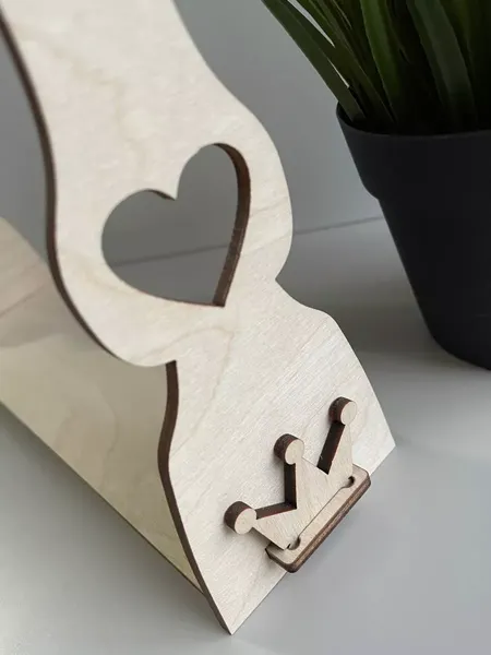 Изображение товара Набор аксессуаров для куклы ОМурМебель Вешалка с 8 плечиками