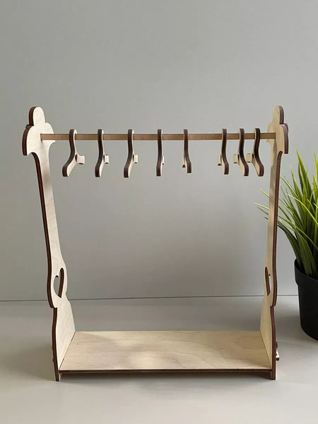 Изображение товара Набор аксессуаров для куклы ОМурМебель Вешалка с 8 плечиками