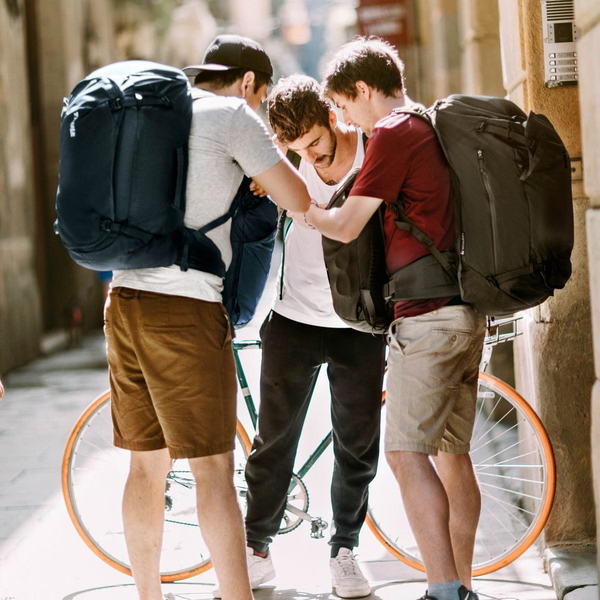 Изображение товара Рюкзак туристический Thule Landmark Travel Pack 70L TLPM270DB / 3205317 (синий)