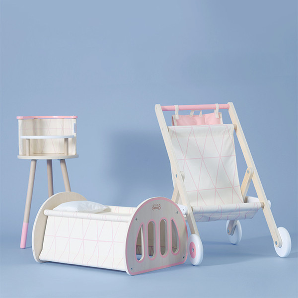 Изображение товара Набор аксессуаров для куклы Classic World Кровать для кукол 2 в 1 CW50547