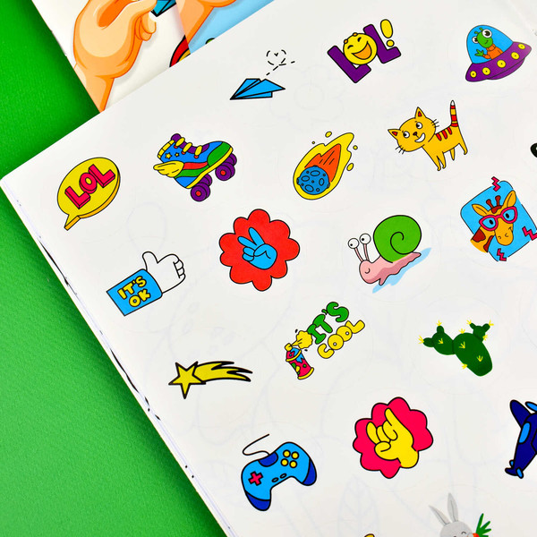 Изображение товара Раскраска Феникс+ Раскраски с наклейками. Животные / 65936, мягкая обложка