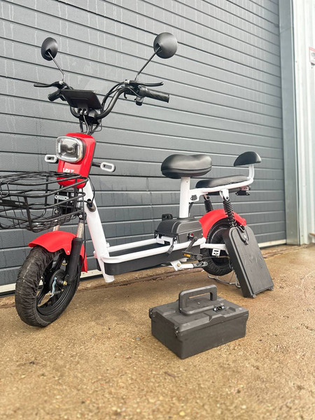 Изображение товара Электроскутер Volt City JY4 (красный)