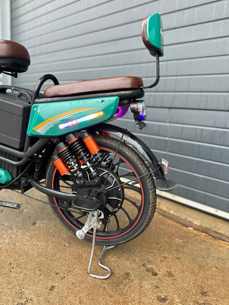 Изображение товара Электроскутер Volt Tourist JY3 (зеленый)