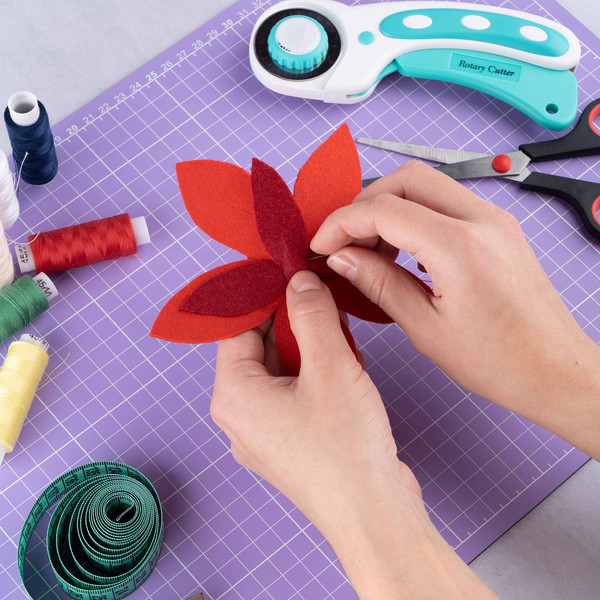 Изображение товара Коврик для резки Малевичъ 195328 (сиреневый)