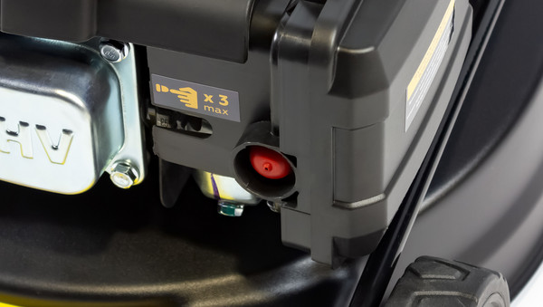 Изображение товара Газонокосилка бензиновая Champion LM4222