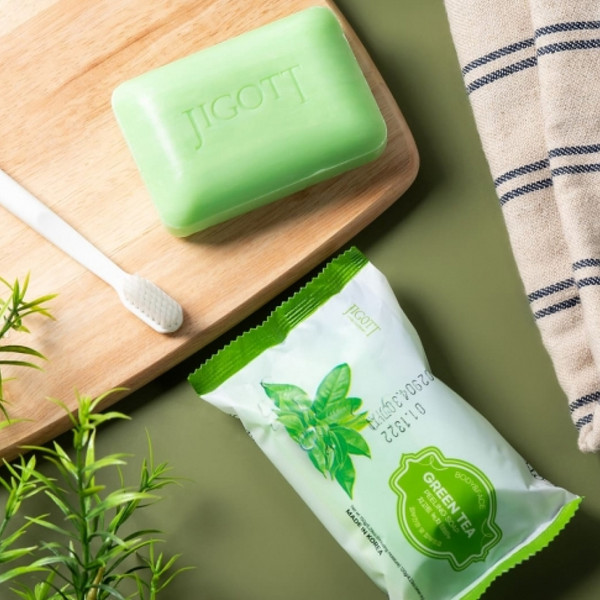 Изображение товара Мыло твердое Jigott Green Tea Scrub Soap для лица и тела с экстрактом зеленого чая (150г)