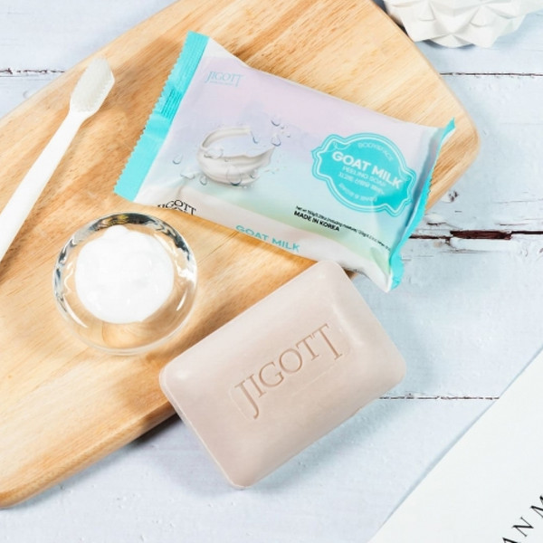 Изображение товара Мыло твердое Jigott Goat Milk Scrub Soap для лица и тела с экстрактом козьего молока (150г)