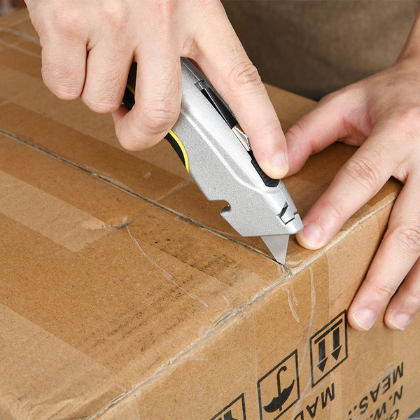 Изображение товара Нож строительный Deli EDL410 (серебристый)