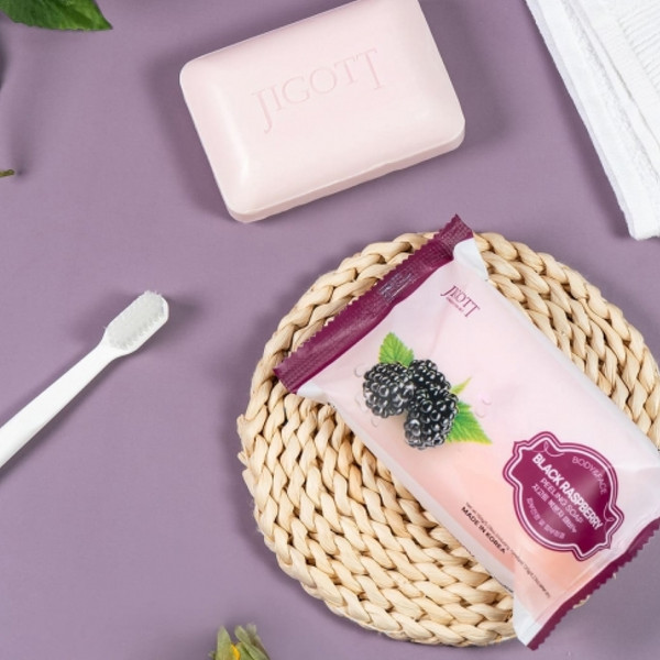 Изображение товара Мыло твердое Jigott Black Raspberry Scrub Soap с экстрактом ежевики (150г)
