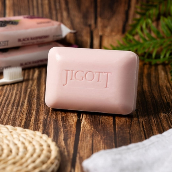 Изображение товара Мыло твердое Jigott Black Raspberry Scrub Soap с экстрактом ежевики (150г)