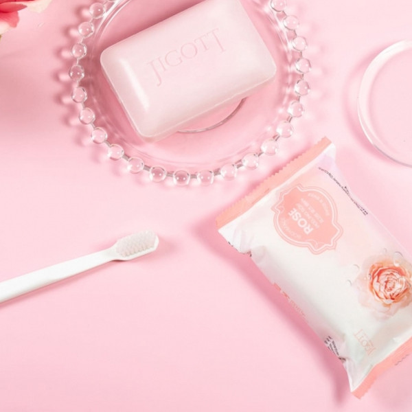 Изображение товара Мыло твердое Jigott Rose Scrub Soap с экстрактом розы (150г)