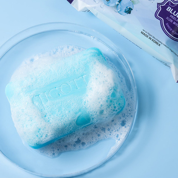 Изображение товара Мыло твердое Jigott Blueberry Scrub Soap с экстрактом черники (150г)