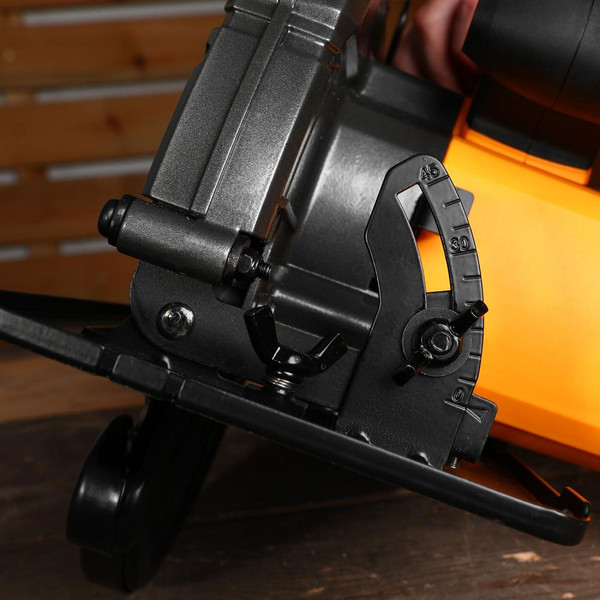 Изображение товара Дисковая пила Deko CS2500-D / 083-1102