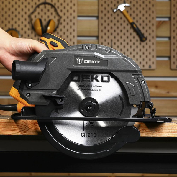 Изображение товара Дисковая пила Deko CS2500-D / 083-1102
