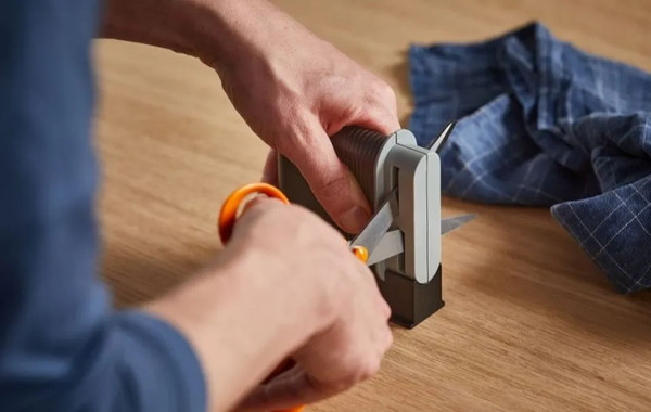 Изображение товара Ножеточка механическая Fiskars Clip-Sharp 1000812