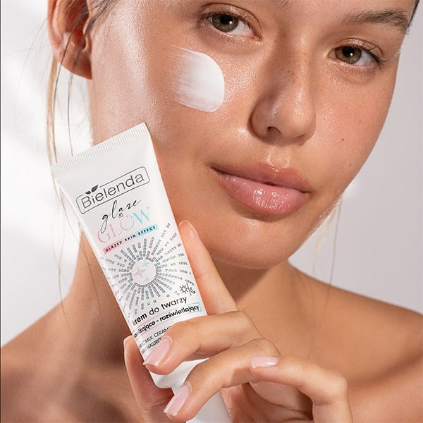 Изображение товара Крем для лица Bielenda Glaze & Glow Иллюминирующий увлажняющий (50мл)