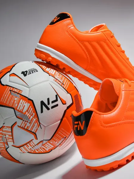 Изображение товара Бутсы футбольные FN Eagle (TF) / FN5061001-804 (р.39, оранжевый)