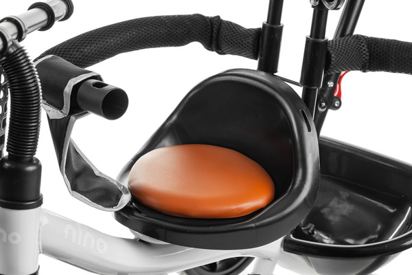 Изображение товара Трехколесный велосипед с ручкой NINO 818 (белый)