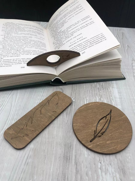 Изображение товара Держатель для страниц ОМурМебель Литературный комфорт Перо (коричневый)