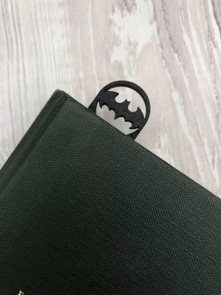 Изображение товара Держатель для страниц ОМурМебель Литературный комфорт Бэтмен (черный)