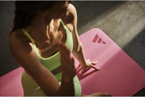 Изображение товара Коврик для йоги и фитнеса Adidas ADYG-10003PF (розовый)