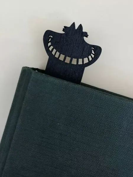 Изображение товара Держатель для страниц ОМурМебель Литературный комфорт Алиса в стране чудес (черный)