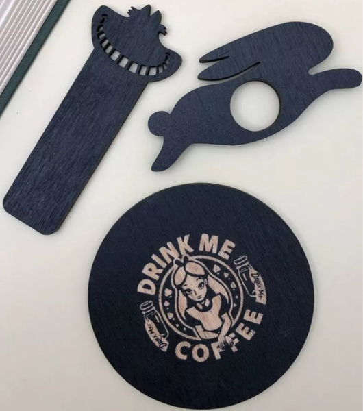 Изображение товара Держатель для страниц ОМурМебель Литературный комфорт Алиса в стране чудес (черный)