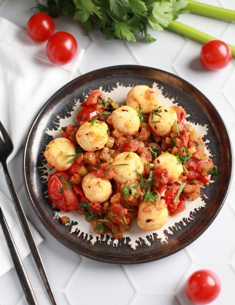 Изображение товара Книга АСТ Чистое питание: избранные рецепты практиков, твердая обложка (Савельева Дарья)