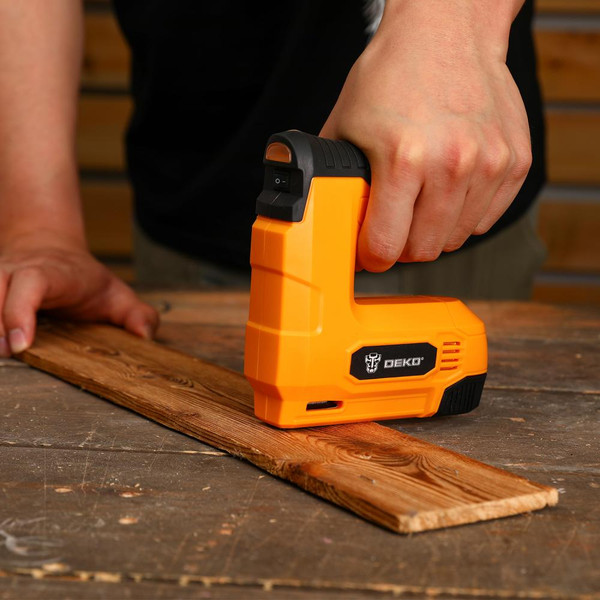 Изображение товара Аккумуляторный степлер Deko DKES3.6-Li / 083-1099