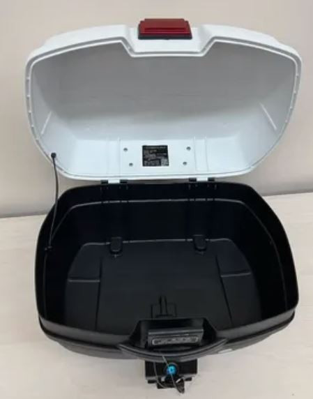 Изображение товара Кофр для мотоцикла AVM 688 (черный/белый)