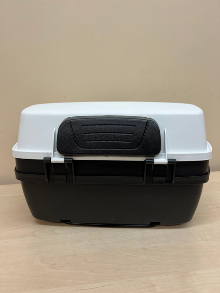 Изображение товара Кофр для мотоцикла AVM 688 (черный/белый)