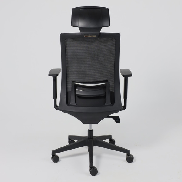 Изображение товара Кресло офисное AksHome Arcus (черная сетка/ткань/черный полиамид)