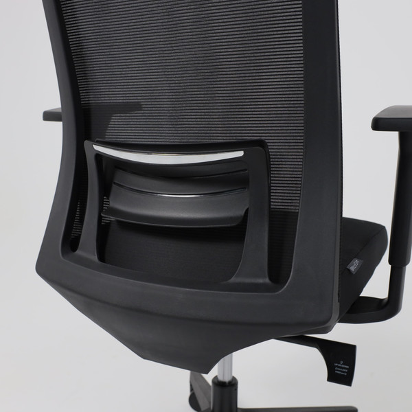 Изображение товара Кресло офисное AksHome Arcus (черная сетка/ткань/черный полиамид)