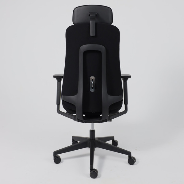 Изображение товара Кресло офисное AksHome Vortex (черная ткань/черный полиамид)