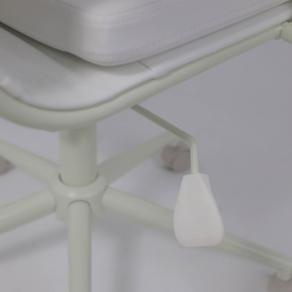 Изображение товара Кресло офисное AksHome Indigo (белый/слоновая кость)