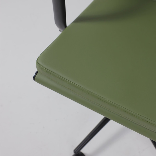 Изображение товара Кресло офисное AksHome Indigo (зеленый/черный)