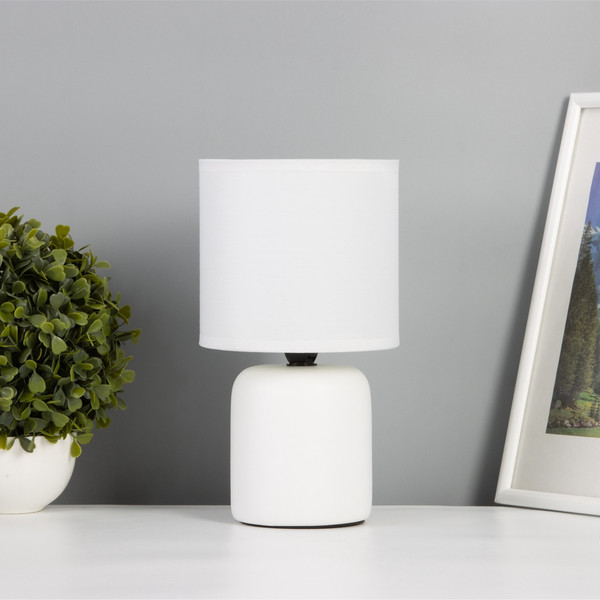 Изображение товара Прикроватная лампа Risalux Кира / 10683319 (белый)