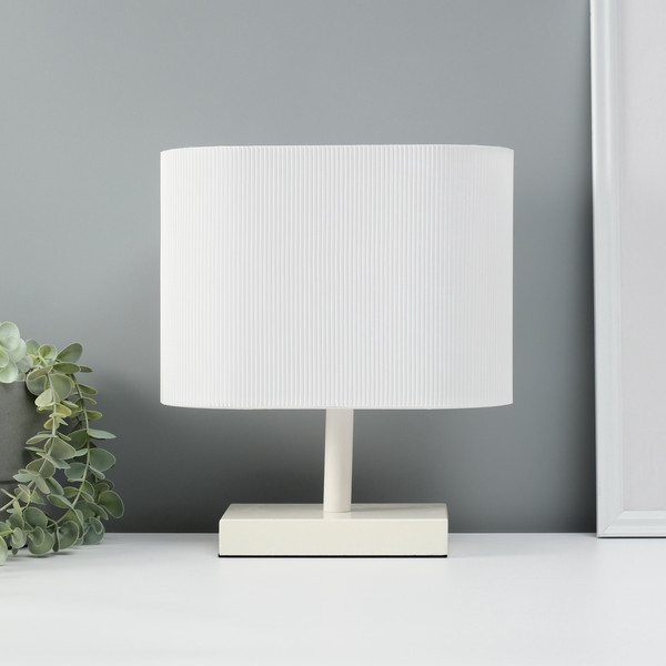 Изображение товара Прикроватная лампа Risalux Консул 10689412 (белый)