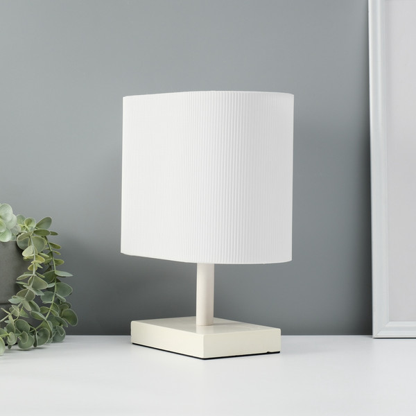 Изображение товара Прикроватная лампа Risalux Консул 10689412 (белый)