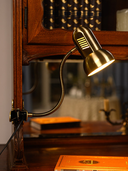 Изображение товара Настольная лампа ArtStyle HT-122AB (латунь)